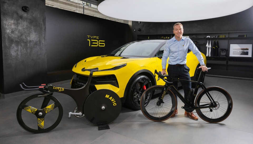 Sir Chris Hoy med Lotus Type 136 e-bike