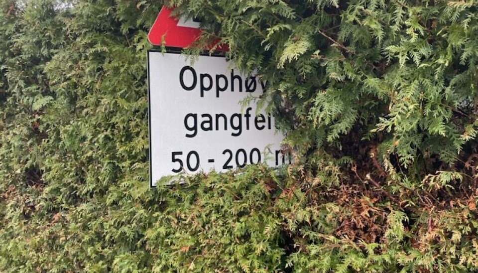 KNA utfordrer deg til å ta bilde av slitte og bortgjemte veiskilt som kan utgjøre en fare for trafikanter