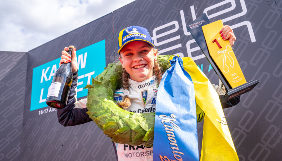 HENGER MED: Det skiller kun 9.5 poeng mellom teamkollegaene i Fragus Motorsport, Isabell Rustad og Wilmer Wallenstam. Det er kun fire runde igjen i årets mesterskap, så det tetner seg til.