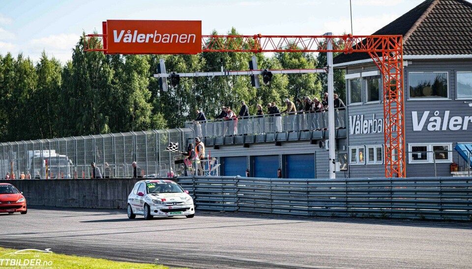 HØYDEPUNKT: Isabell Rustad ligger på andreplass i GT3-klassen i årets Porsche Sprint Challenge Scandinavia. Hun ligger kun 9,5 poeng bak Wilmer Wallenstam som leder mesterskapet. Runden i Norge blir årets viktigste løp for racingtalentet.