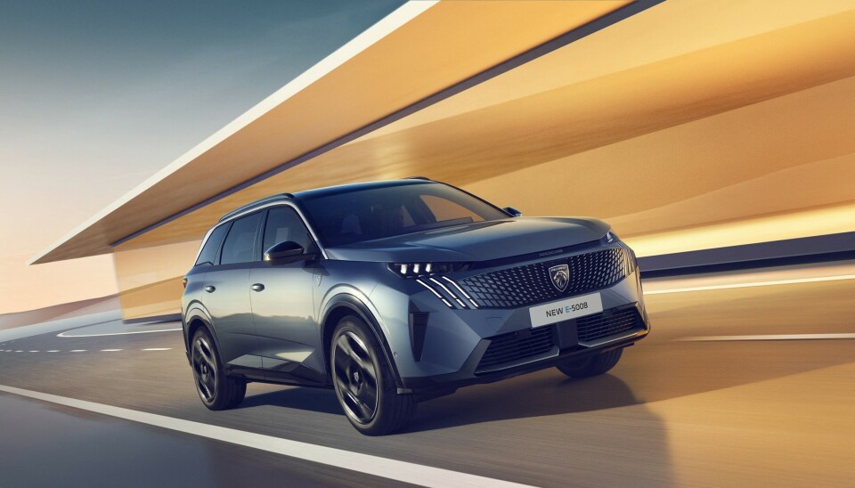 Peugeot E-5008
