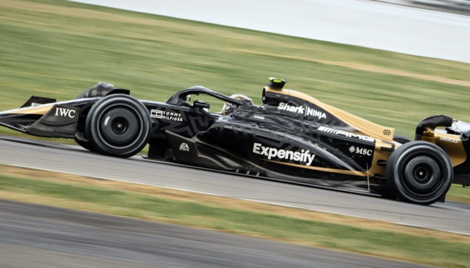 Bilene som ble brukt var ombygde Formel 2 og Formel 3 biler, med god hjelp av Mercedes AMG.