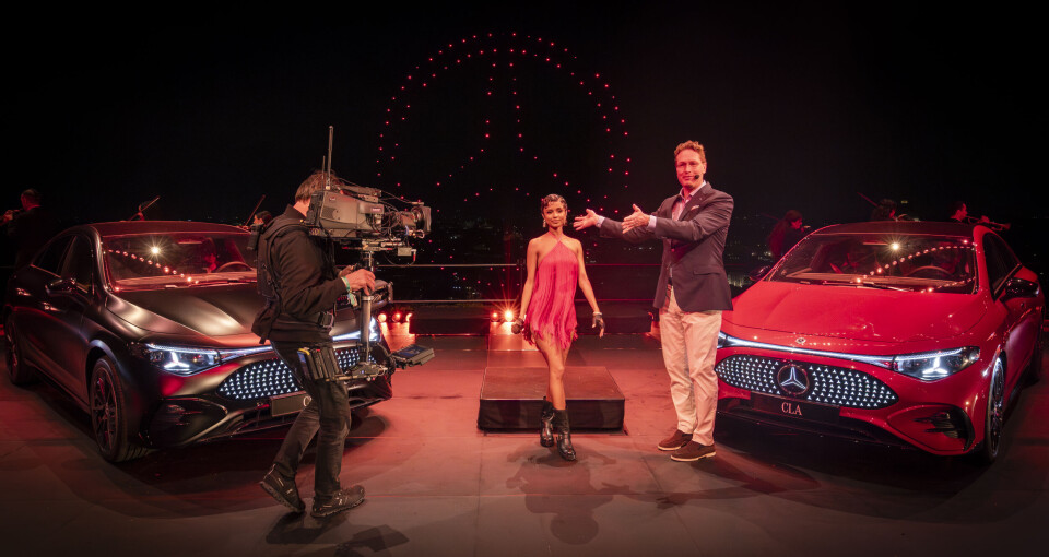 Svenske Ola Kaellenius, toppsjef i Mercedes-Benz presenterer nye CLA.