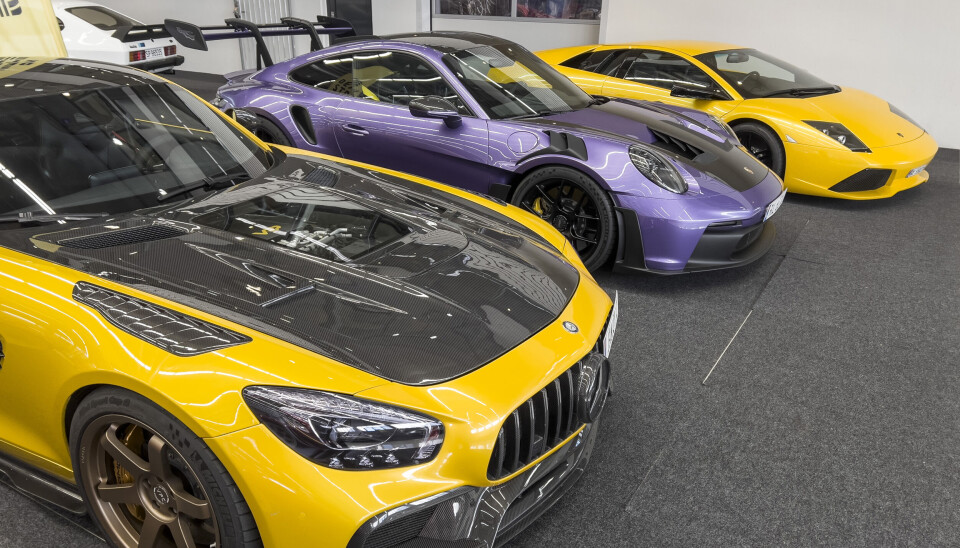 Jacob Asserson Ingebrigtsen holder seg med raske biler. Her hans Mercedes-AMG GT S i et knippe av Autopias entusiastbiler.