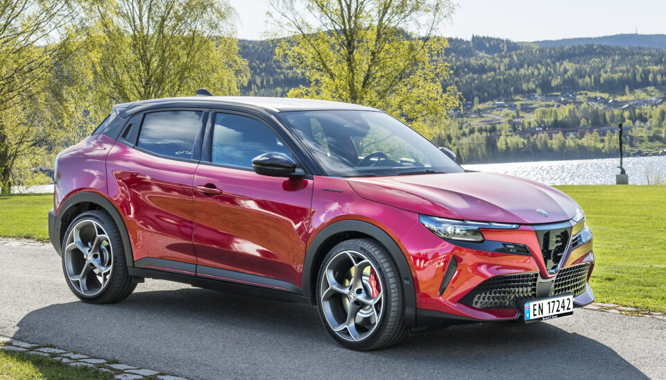 Morsom og svært rask Alfa Romeo Junior. Bare Veloce tas til Norge.