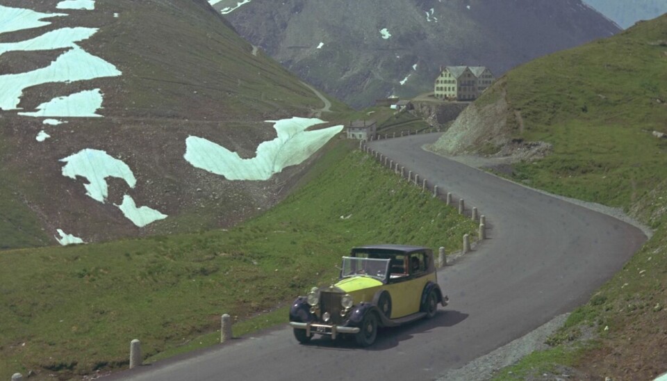 Her er den gule Goldfinger Rollsen i fint driv i Sveits
