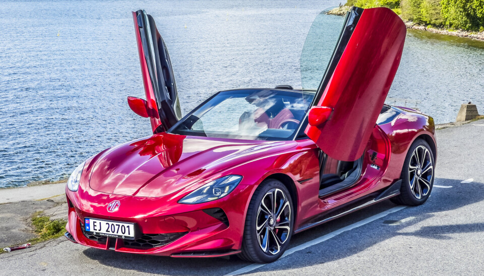 HINT OM STOLT FORTID: Årets roadster har britisk inspirasjon og produseres av SAIC-eide MG. Foto: Øivind Skar