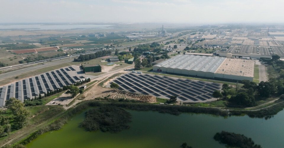 Ford-fabrikken i Almussafes, nær Valencia i Spania, er koblet til et solcelleanlegg for strømforsyning. Her vil det kunne bli produsert nye modeller i fremtiden.