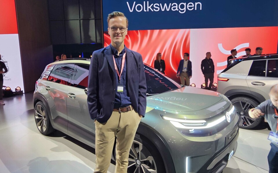 Volkswagen importør Harald A. Møller gleder seg til å lansere nye elektriske folkebiler. Her ved Torkel Nohr Fjørtoft, Kommunikasjonssjef for Volkswagen hos den norske importøren.