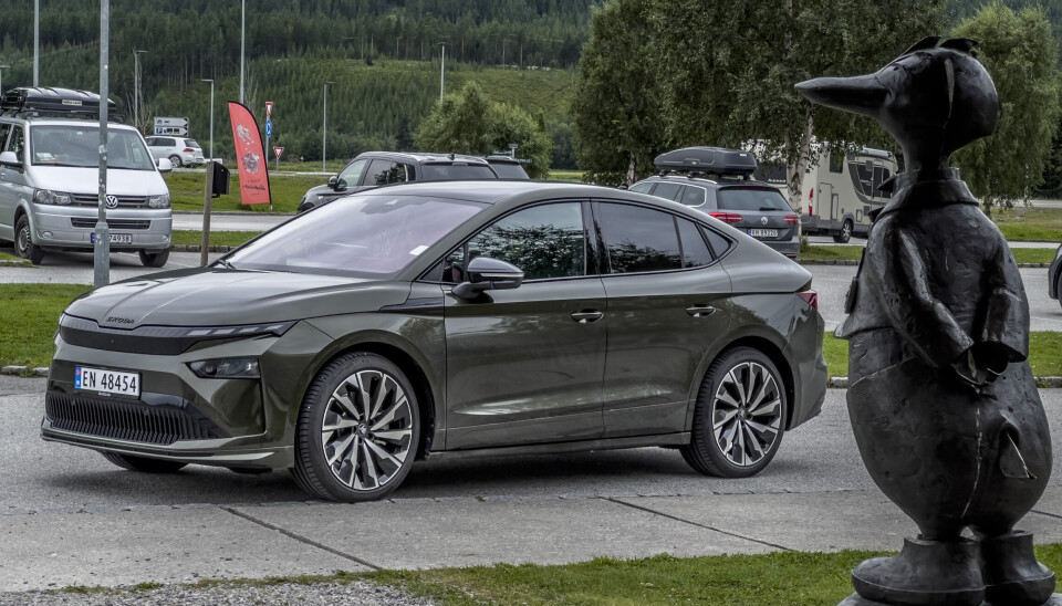 Skoda Enyaq møter Solan i Alvdal.
