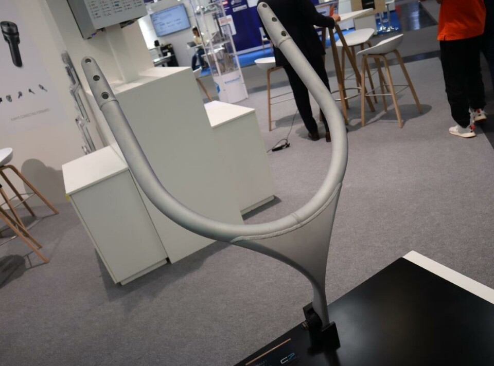 Halo, glorie, heter denne som beskytter F1 førerne ned i cockpiten. Nedschroef het det selskapet som lot oss se på den i detalj. Høyteknologi og avansert materialbruk.