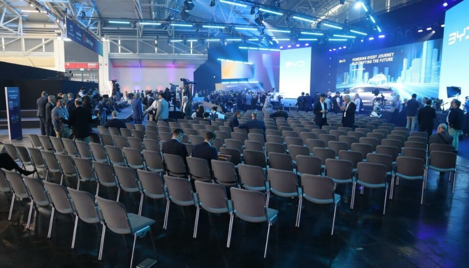 BYD hadde tatt godt i til sin pressekonferanse. Nok plass til en skikkelig teaterforestilling.
