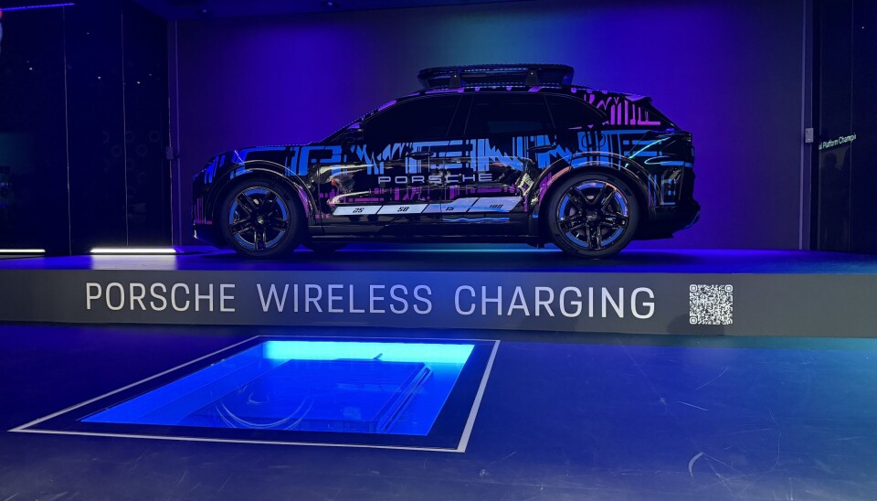 Porsches system for trådløs lading sto utstilt på IAA-messen i München nylig.