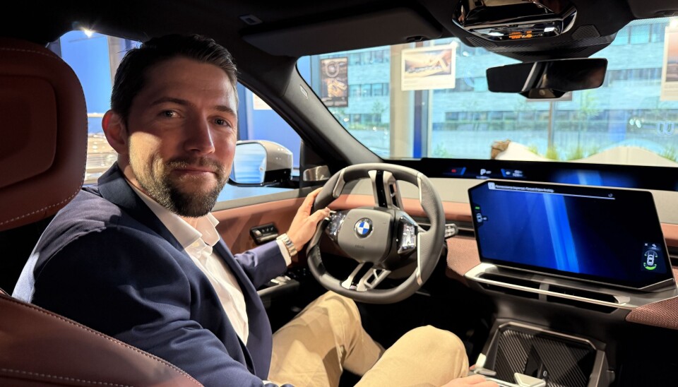 - Man må bak spakene for virkelig å få følelsen av bilen. Her handler det ikke bare om rekkevidde og ladekapasitet, men også materialteknologi, produksjonskonsept og følelsen man får som fører, sier BMW Norge-sjef Sindre Sandberg.