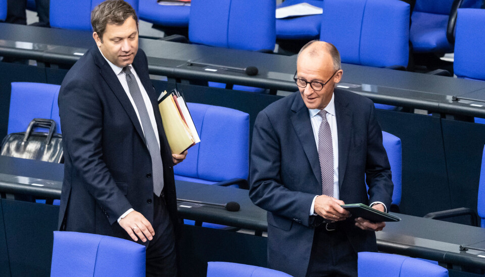 Lars Klingbell og Friedrich Merz i Forbundsdagen.