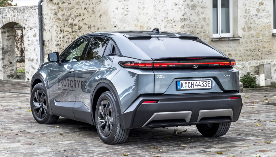 Nye C-HR+: Velger du forhjulstrekk har du en rekkevidde på hele 609 km WLTP, til en startpris under 450.000 kroner.