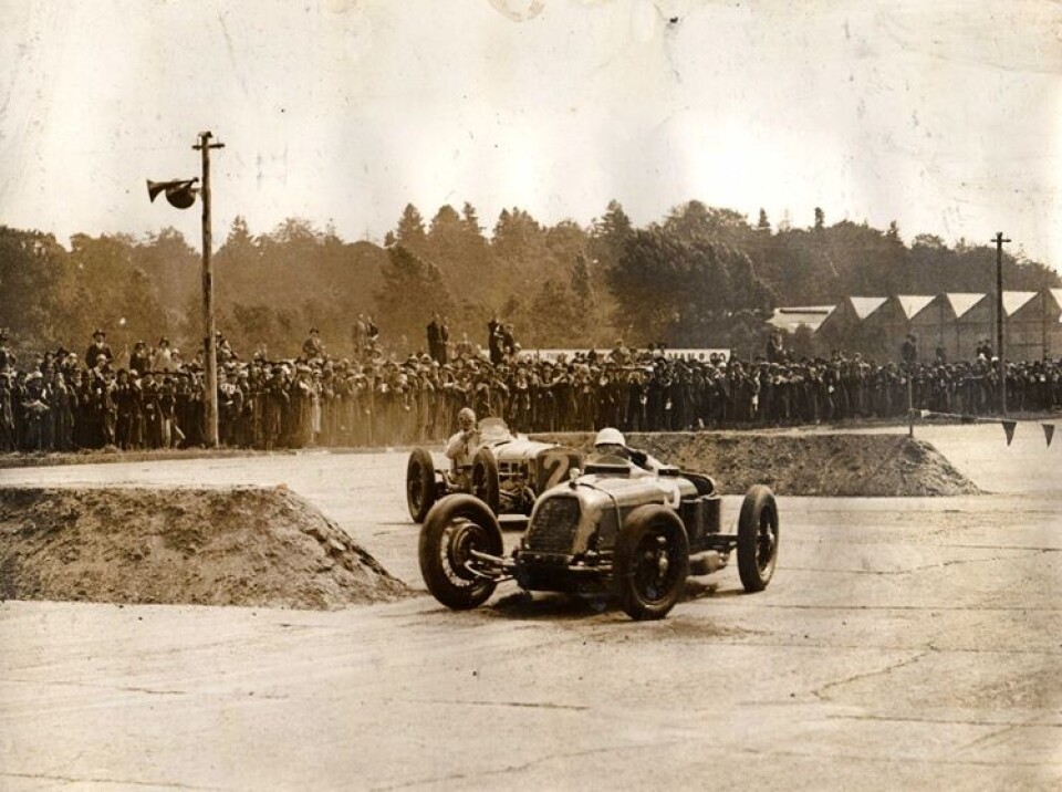 Brooklands Feirer 100 r Med Grand Prix En Hyllest Til Britisk Bilsport brooklands-feirer-100-r-med-grand-prix-en-hyllest-til-britisk-bilsport