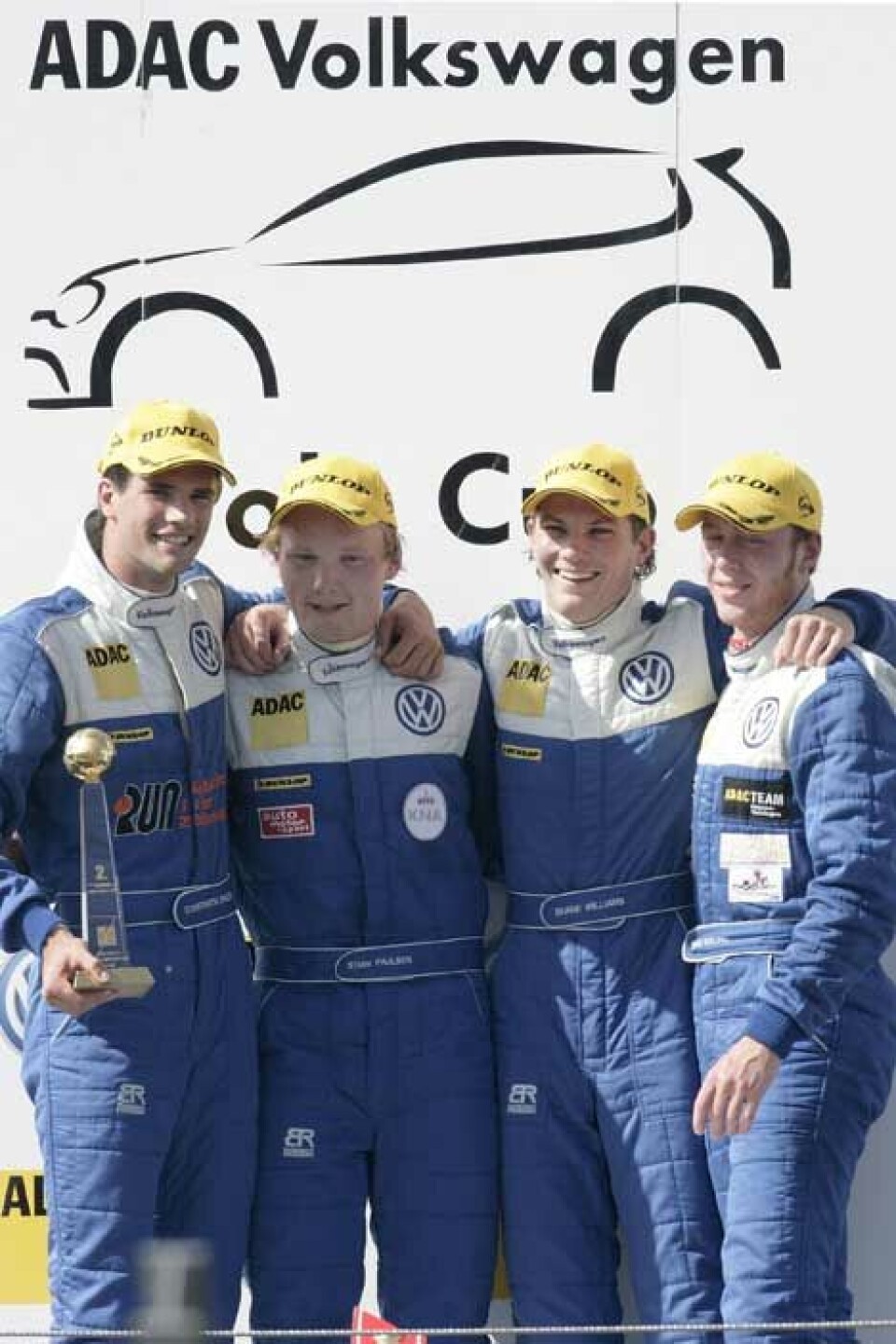 Stian Paulsen (nr. 2 fra venstre) kunne nok en gang entre øverste trinn på pallen