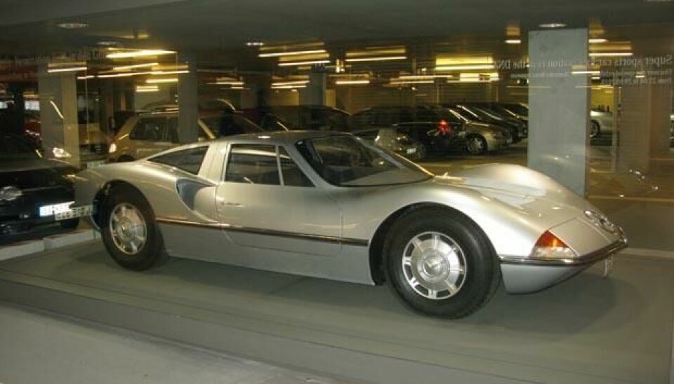 MuseumsbesøkFra Mercedes-Benz museets spesielle Superbil-utstilling nå i sommer. Her er den seksjonens mest spennende bil  og den sto ikke en gang der, men var gjemt bort i en glassmonter langt ute i parkeringshuset. Jeg har ikke sett den før, og det er det ikke man