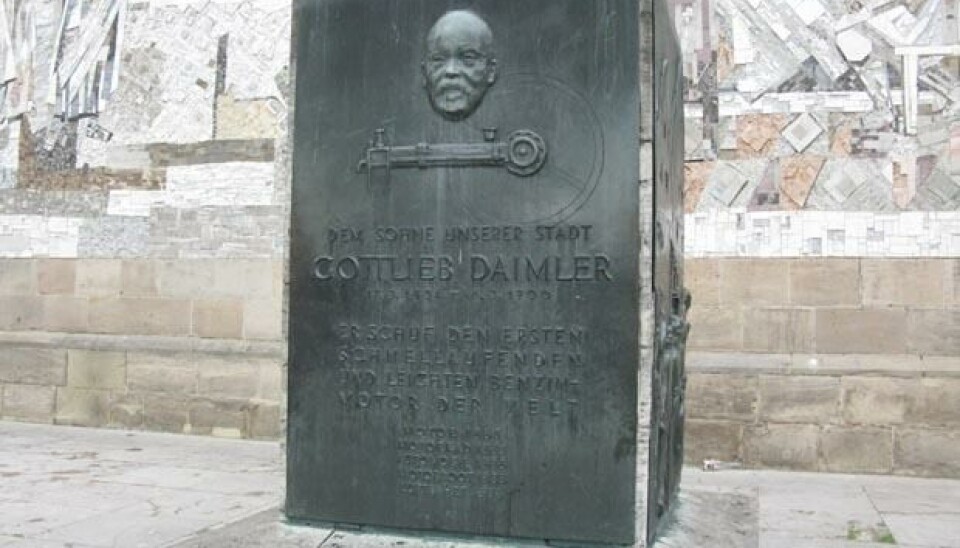 MuseumsbesøkI en liten by som heter Schorndorf minnes det at Daimler ble født der MuseumsbesøkI en liten by som heter Schorndorf minnes det at Daimler ble født der