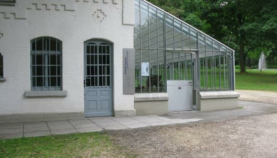 MuseumsbesøkGottlieb Daimler kjøpte en stor eiendom i Stuttgart, Drivhuset, som han gjorde om til verksted. Det står ennå. MuseumsbesøkGottlieb Daimler kjøpte en stor eiendom i Stuttgart, Drivhuset, som han gjorde om til verksted. Det står ennå.