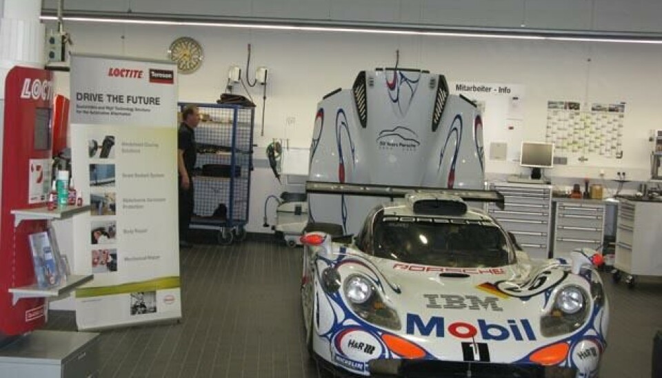 Porsche MuseumGlimt fra restaureringsverkstedet på Porsche-museetFoto: Jon Winding-Sørensen Porsche MuseumGlimt fra restaureringsverkstedet på Porsche-museetFoto: Jon Winding-Sørensen