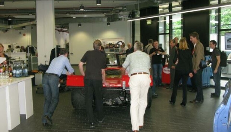 Porsche MuseumGlimt fra restaureringsverkstedet på Porsche-museetFoto: Jon Winding-Sørensen Porsche MuseumGlimt fra restaureringsverkstedet på Porsche-museetFoto: Jon Winding-Sørensen