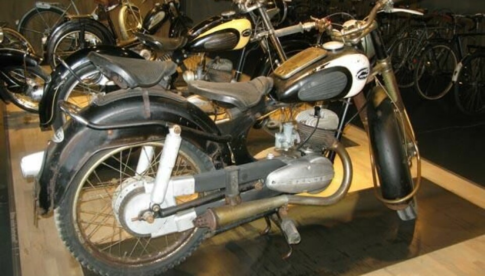 Maybach-museetSiden Maybach-samlingen finnes i en tidligere sykkel- og motorsykkel-fabrikk, får vi heldigvis litt av det med på kjøpet.