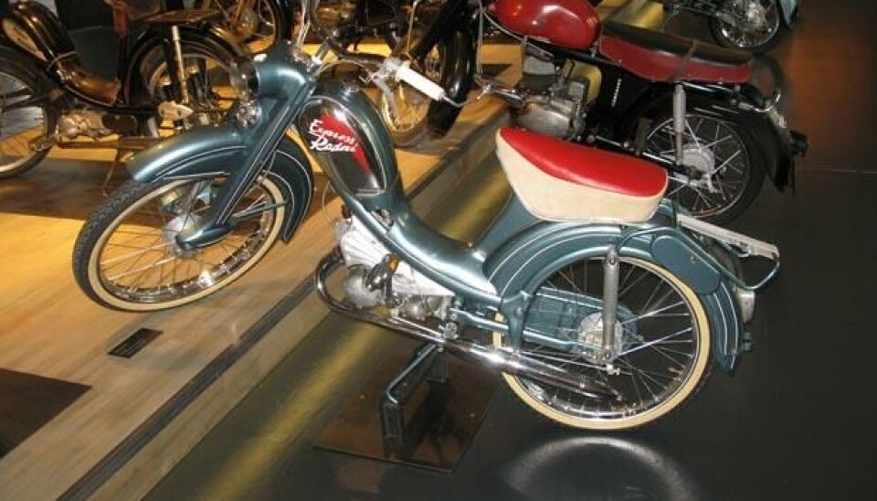 Maybach-museetSiden Maybach-samlingen finnes i en tidligere sykkel- og motorsykkel-fabrikk, får vi heldigvis litt av det med på kjøpet. Maybach-museetSiden Maybach-samlingen finnes i en tidligere sykkel- og motorsykkel-fabrikk, får vi heldigvis litt av det med på kjøpet.