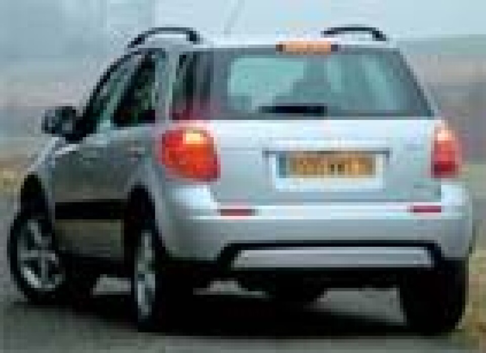 Suzuki SX4: Kompakt hyttebil