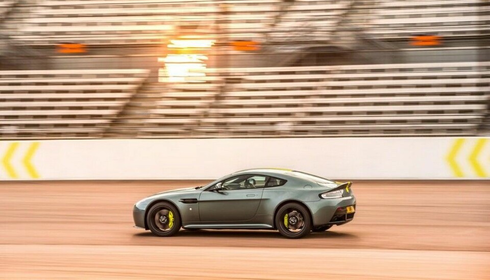 Aston Martin Vantage AMR
