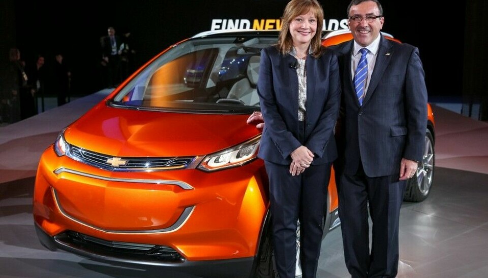Chevrolet Bolt EV ConceptGMs toppsjef Mary Barra og Nord-Amerika-sjef Alan Batey