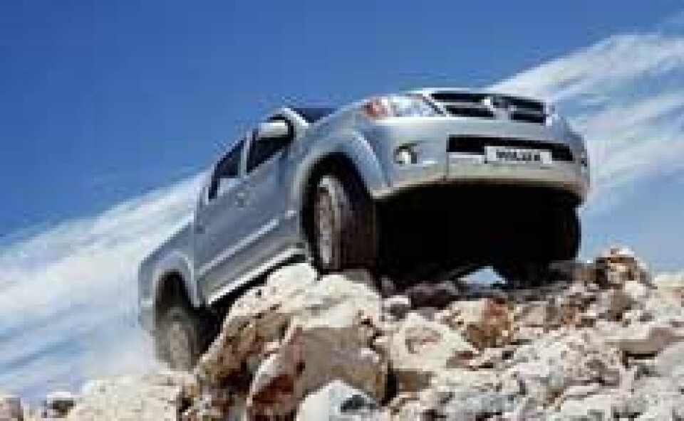 Elgtest felte Hilux