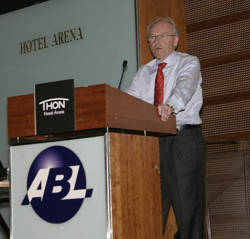 Mekonomen-sjef Owe Andersson prater til en lydhør forsamling på Automessen 2006 (Foto: Morten Larsen)