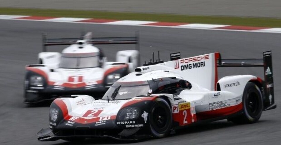 Porsche ut av Le Mans