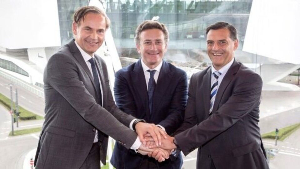 Fra venstre: Porsche-toppsjef Oliver Blume, Formel E-grunnlegger og -toppsjef Alejandro Agag og Porsches sjef for forskning og utvikling Michael Steiner: