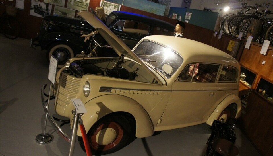 Z MuseumDen mest beskjedne av de tre Opelene er denne, en Olympia fra 1938. Den fortsatte nesten uendret etter krigen og ble basis for Moskwitch. (Foto: Jon Winding-Sørensen) Z MuseumDen mest beskjedne av de tre Opelene er denne, en Olympia fra 1938. Den fortsatte nesten uendret etter krigen og ble basis for Moskwitch. (Foto: Jon Winding-Sørensen)
