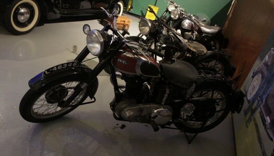 Z MuseumEn hyggelig Ariel blant en flokk Nortoner. Blant annet en 750 19 S fra 1957. (Foto: Jon Winding-Sørensen) Z MuseumEn hyggelig Ariel blant en flokk Nortoner. Blant annet en 750 19 S fra 1957. (Foto: Jon Winding-Sørensen)