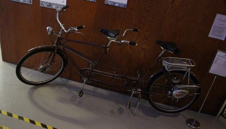Z MuseumDenne er annerledes. En tandem fra Monark påmontert en 50 ccm Victoria motor og registrert 1. januar 1950. (Gikk det virkelig an? Første nyttårsdag?) (Foto: Jon Winding-Sørensen) Z MuseumDenne er annerledes. En tandem fra Monark påmontert en 50 ccm Victoria motor og registrert 1. januar 1950. (Gikk det virkelig an? Første nyttårsdag?) (Foto: Jon Winding-Sørensen)
