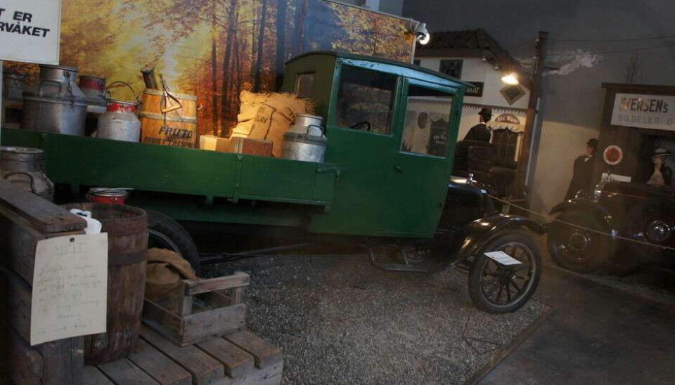 Norsk Kjøretøyhistorisk MuseumDa T-Forden ble lastebil ble den døpt om til TT (Audi finn på noe mer originalt!!). Denne har (som regelen var) en norskbygd hytte og stammer fra 1923.