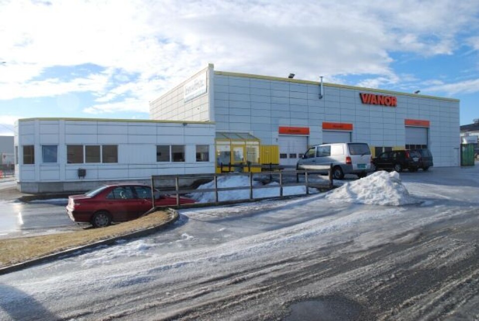 Vianor Fredrikstad holder i et rommelig og funksjonelt anlegg på Evjeløkka, et steinkast fra Østfoldhallen: