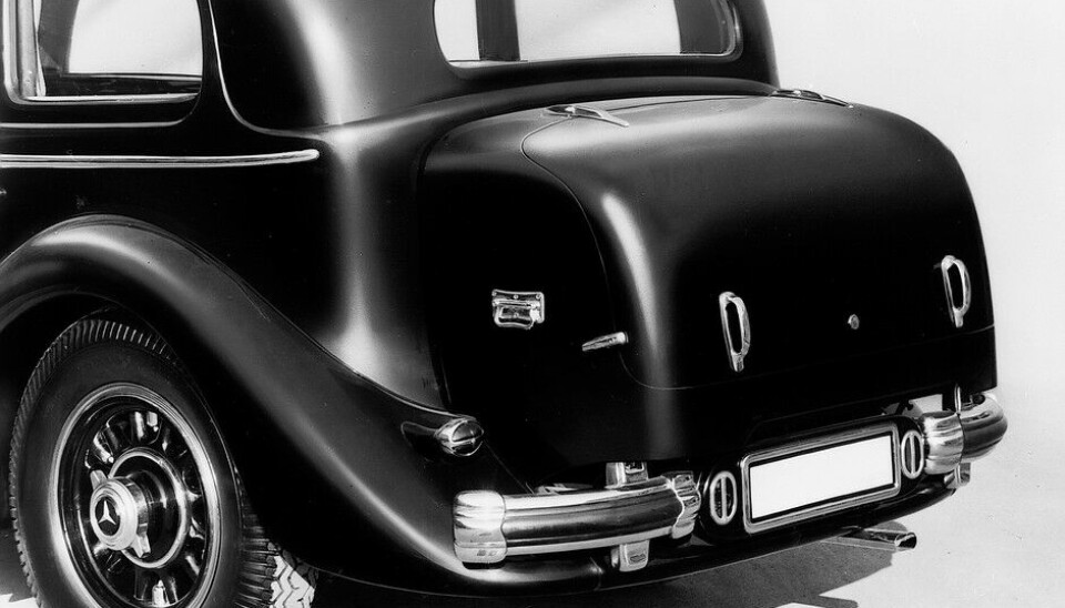 Klassisk PullmanSuper-Mercedes Pullman Saloon med stor avtakbar koffert