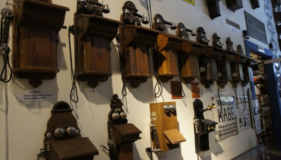 Z MuseumEt eget hjørne av museet er avsatt til noe så utrolig som en kjempesamling av telefoner og sentralbord. De spenner fra apparater fra Christiania Telefonanlæg på 1880-tallet, til 1950-årenes Cobra-telefoner. Og gamle telegram hører selvsagt med. (Foto: Jon Winding-Sørensen) Z MuseumEt eget hjørne av museet er avsatt til noe så utrolig som en kjempesamling av telefoner og sentralbord. De spenner fra apparater fra Christiania Telefonanlæg på 1880-tallet, til 1950-årenes Cobra-telefoner. Og gamle telegram hører selvsagt med. (Foto: Jon Winding-Sørensen)