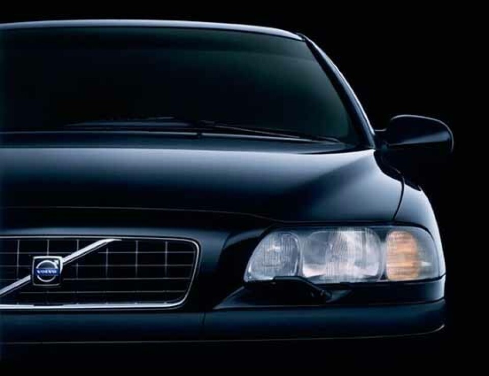 Volvo S60 grill