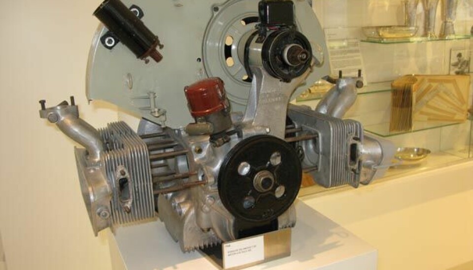 Protyp-museet i HamburgDette er en av de aller første Porsche-motorene. En stund satt den i chassis nummer 2 som ble bygget i østerrikske Gmünd.$Foto: Jon Winding-Sørensen