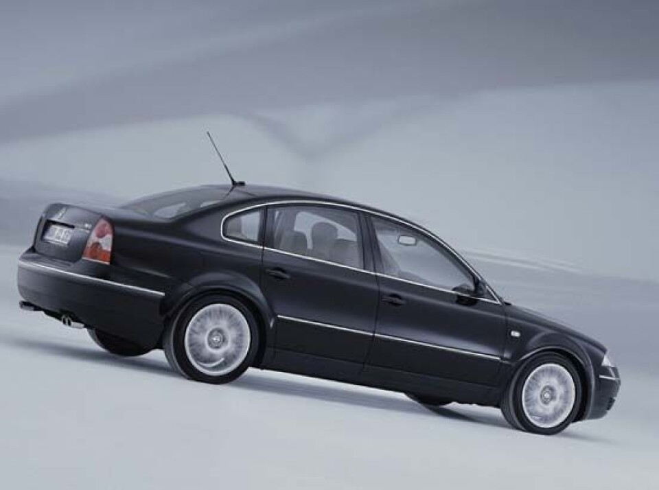 VW Passat W8