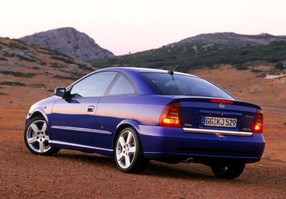 Opel Astra Coupé