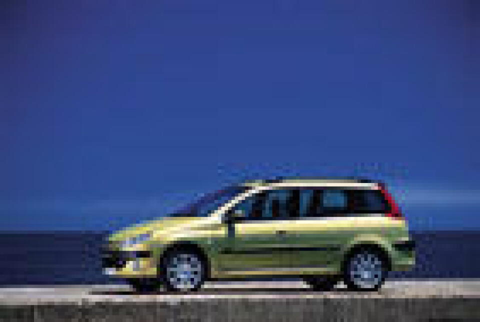 Avis og Peugeot i partnerskap