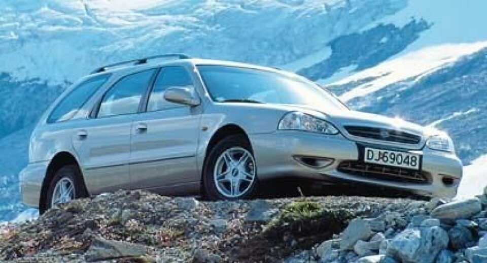 Bil har testet Kia ClarusBil har testet Kia Clarus Bil har testet Kia ClarusBil har testet Kia Clarus