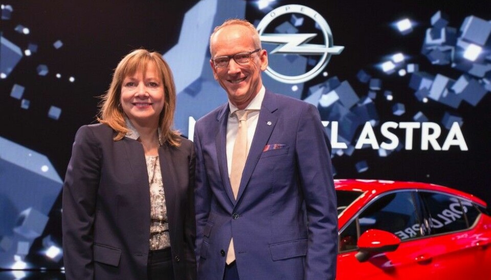 Opel avduker ny Astra i FrankfurtGMs toppsjef Mary Barra og Opel-sjef Dr. Karl-Heinz Neumann